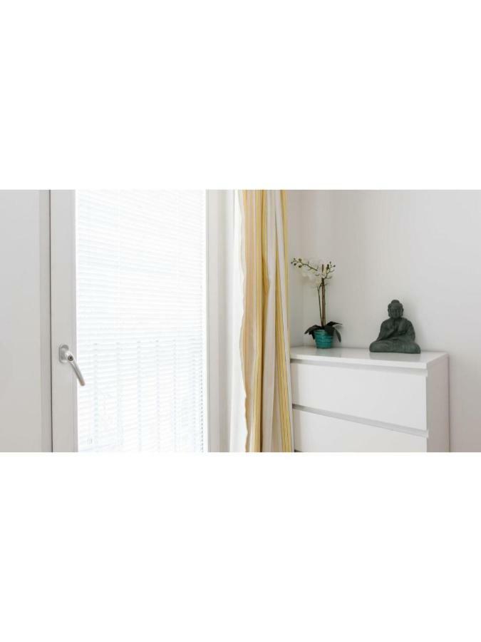 The Most Central Apartment In Кардифф Экстерьер фото