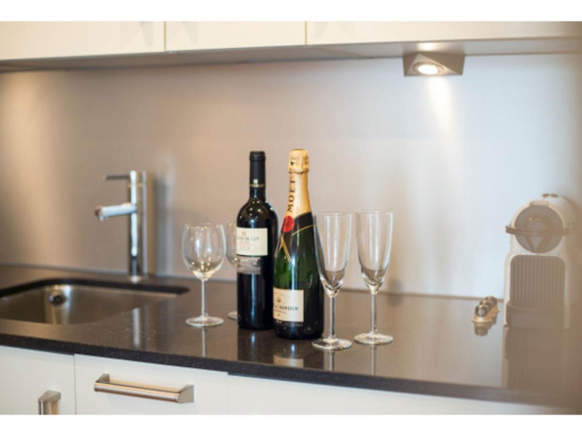 The Most Central Apartment In Кардифф Экстерьер фото